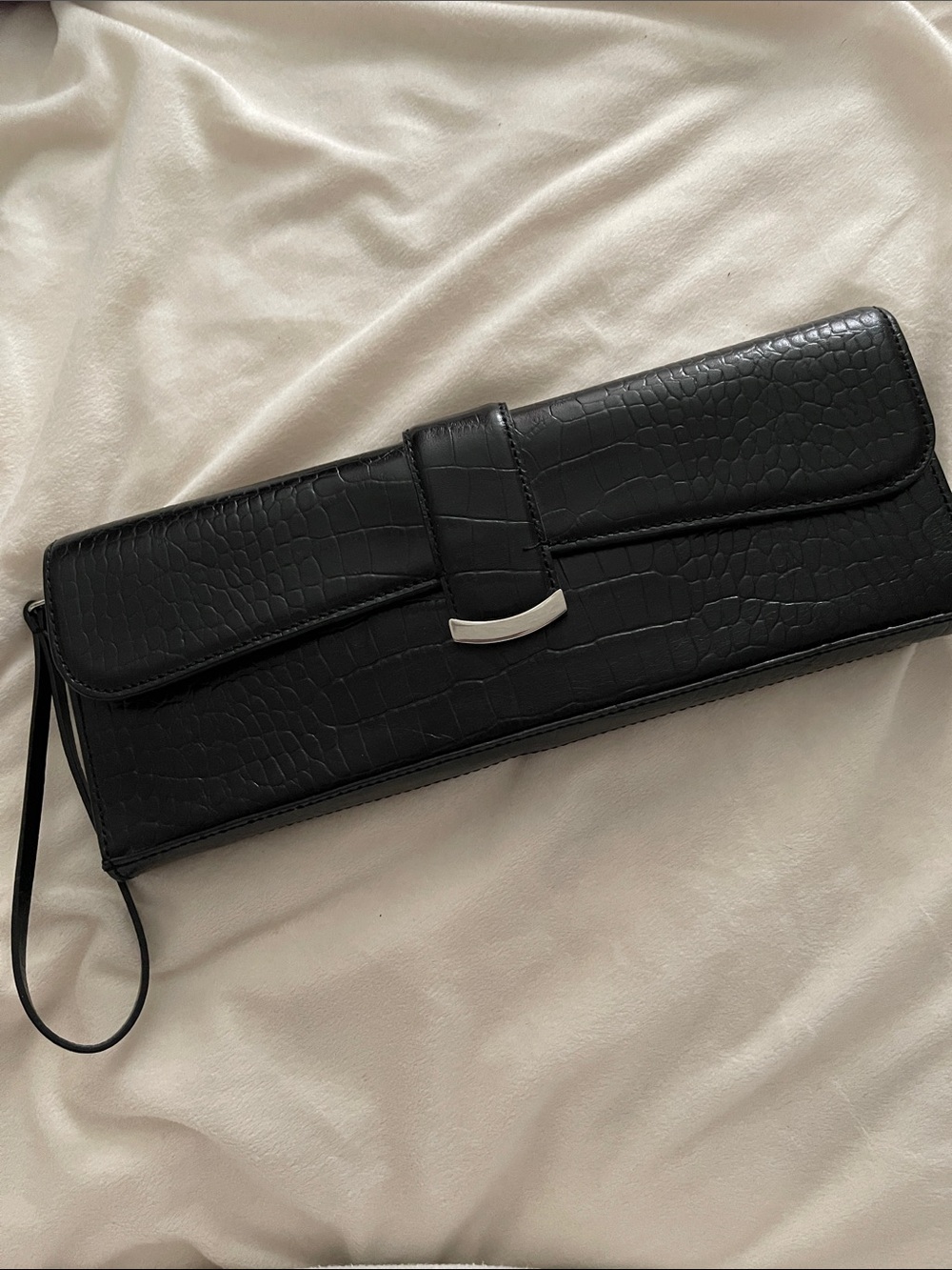 Alfani leather wristlet Women’s black